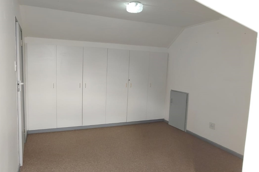 To Let 4 Bedroom Property for Rent in Heather Park Western Cape